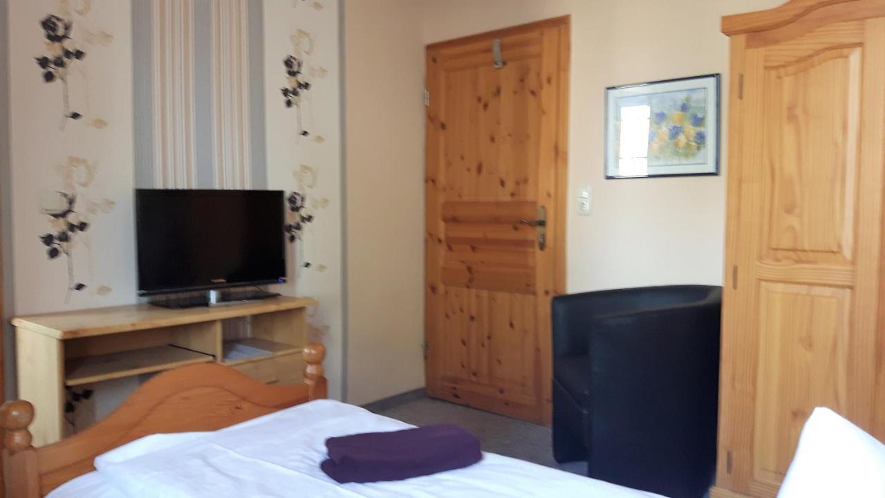 Landhotel "Lichte Aue" Lichtenau Stutzengrun Esterno foto