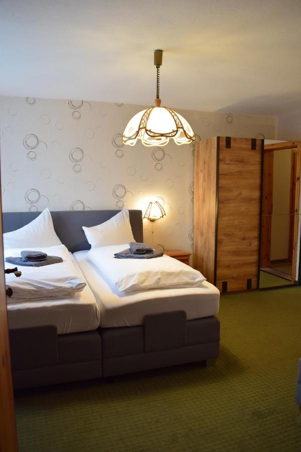 Landhotel "Lichte Aue" Lichtenau Stutzengrun Esterno foto
