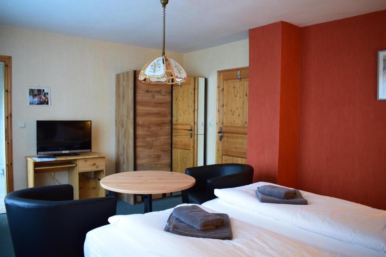 Landhotel "Lichte Aue" Lichtenau Stutzengrun Esterno foto